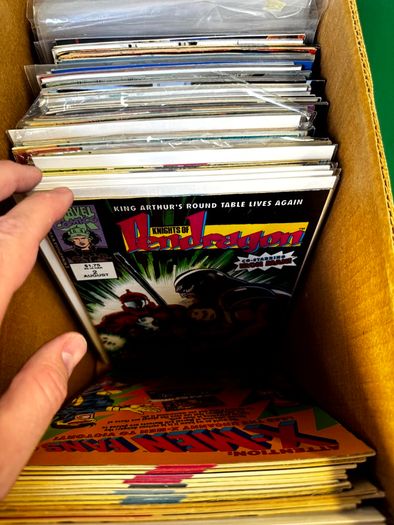 DC, Marvel Long Comic Box w 290 comics for Sale
