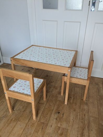 Kids table & 2 Chairs
