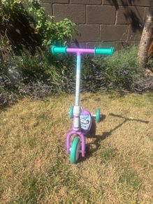 Childs scooter Gabbys Doll house themed
