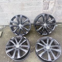 Volkswagen OEM Alloys 17 inch