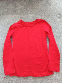 NEW.boy's red top.age 7/8