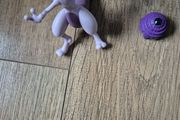 Pokemon mewtwo figurine