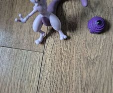 Pokemon mewtwo figurine