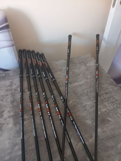 Dunlop golf clubs and bag with stand. Right handed clubs.