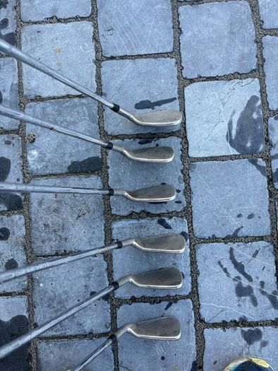 Golf Clubs (irons)