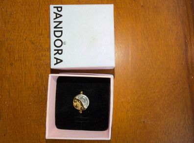 Pandora Sun and Moon Reversible Medallion Ring Sterling silver and 14k gold plating BRAND NEW