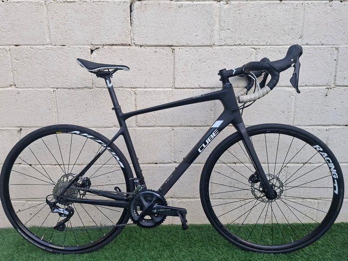 Cube Attain Carbon Road Bike Size Large (56)