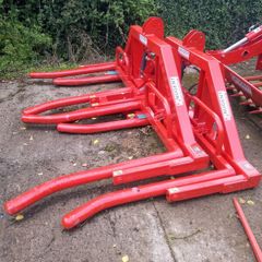 Bale lifters and linkboxes new Nugent