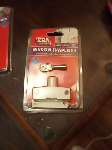 window snap lock