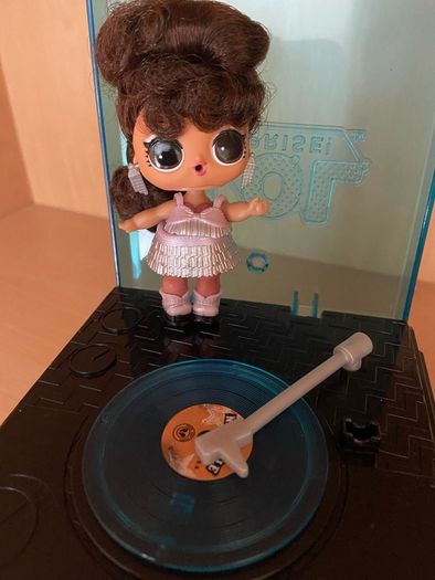 LOL DOLLS big and small include loads of accesories