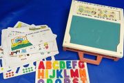 French edition Vintage FisherPrice School Days Desk  Complete