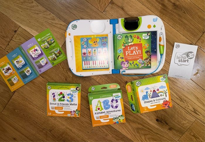Leapfrog Leapstart 3D interactive with books