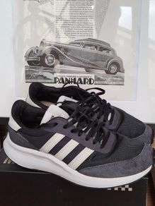 Adidas Run 70s  runners/ trainers. Size 7