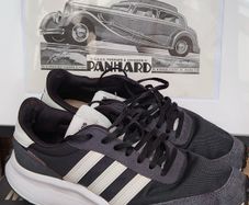 Adidas Run 70s  runners/ trainers. Size 7