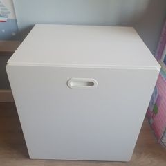 Pull out toy chest