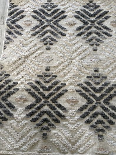 Diamond tufted rug
