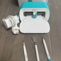 Cricut Joy plus accessories