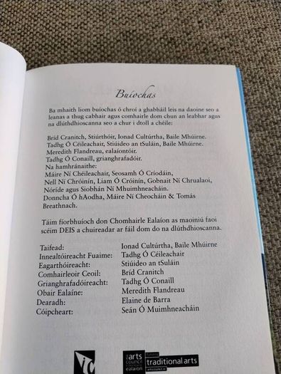 Gleanntan an Aoibhnis Danta agus Amhrain le Sean O Muimhneacain 2011 signed by the author plus 2 CDs included see photos FREE STANDARD POSTAGE INCLUDED