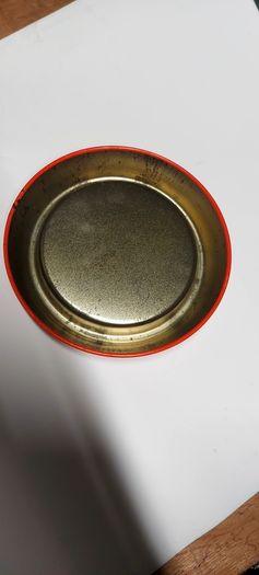 Very rare Guinness belfast metal ashtray,,from late 70s ,early 80s,,,,,few marks on rim, with age,overall excellent condition,,price includes post to anywhere in Ireland thank you,see pictures for condition,,take as is ,new old stock .
