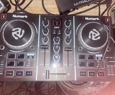 Numark Party Mix