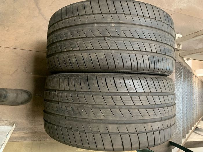 295/35/21 tyres