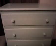 chest of drawers