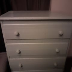 chest of drawers