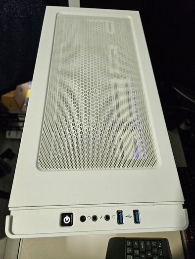 Gaming PC - RTX 2080 / i7-9700K - Fresh Windows 11 Install - Excellent Condition