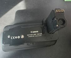 Canon battery grip BG-E2N