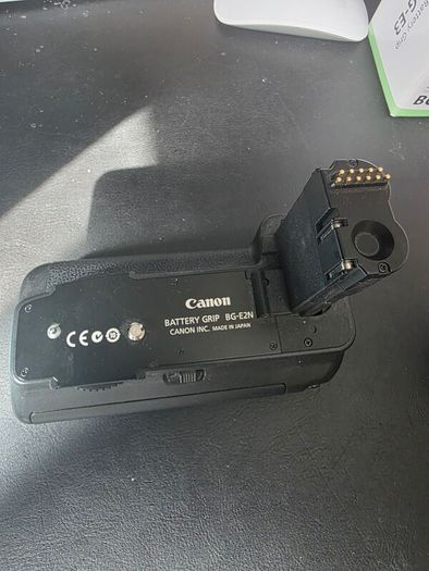Canon battery grip BG-E2N