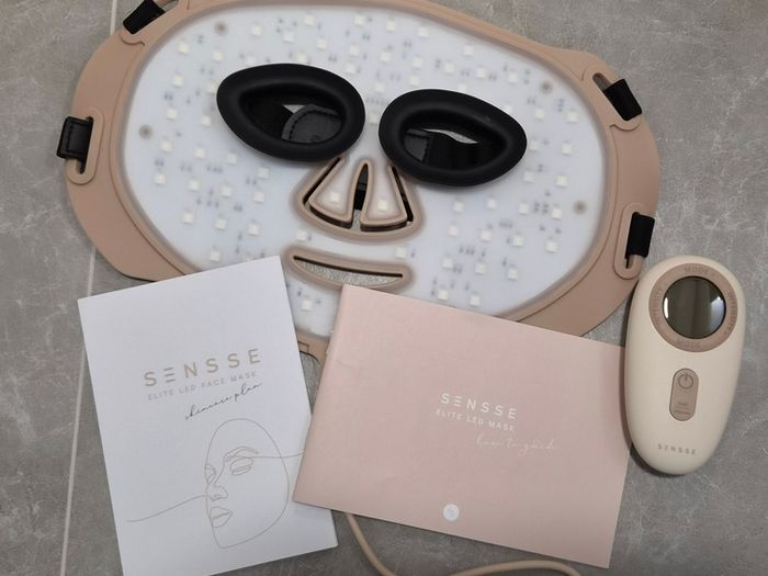Sensse Elite 8 light LED face mask