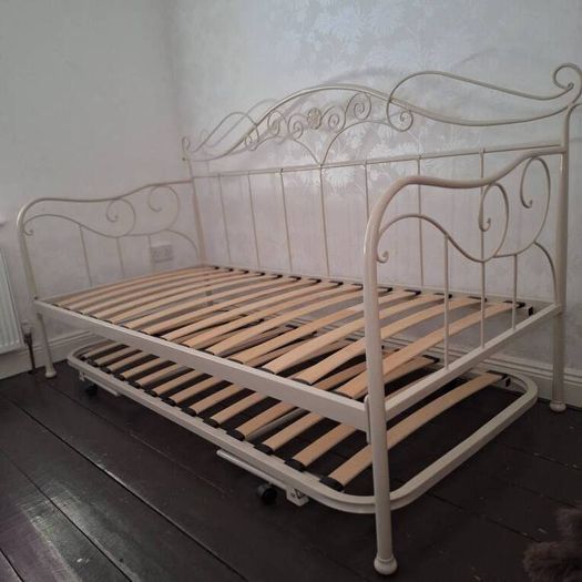 Laura Ashley Day Bed