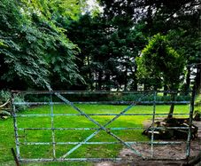 Gate