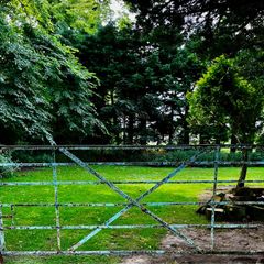 Gate