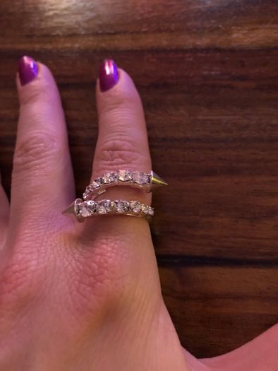 Arrow sparkling ring