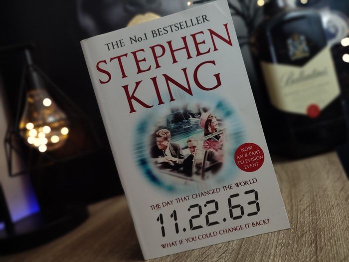 11.22.63 by Stephen King ! 740 Pages ! 2012 ! by Hodder & Stoughton !