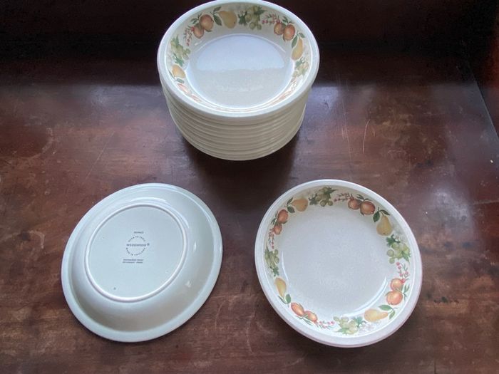 Wedgewood 'Quince' Dinner Service Set