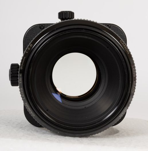 Canon TS-E 90mm f/2.8 Tilt-Shift Lens with Extender EF 1.4x III