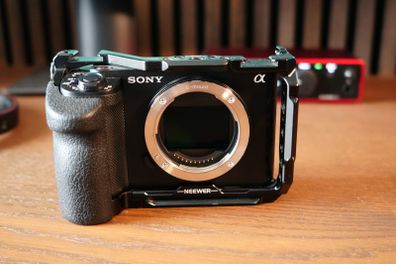 Sony ZV-E1 + Cage