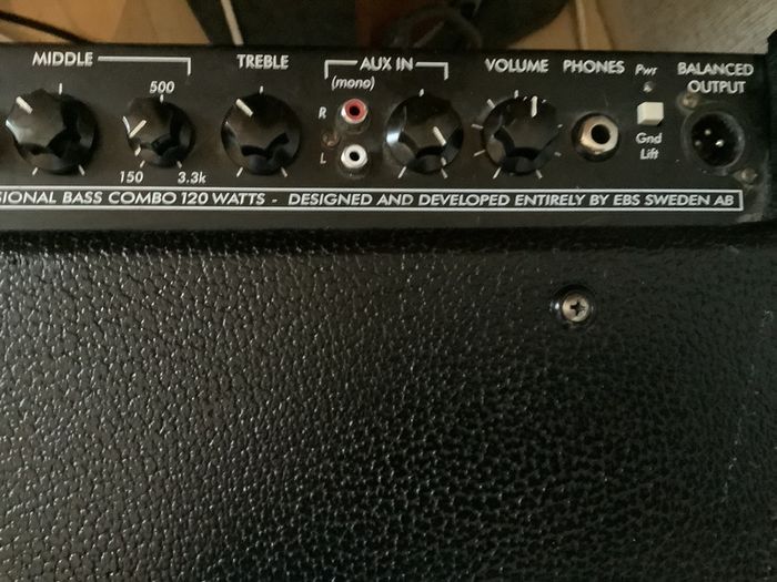 EBS 120 watts bass amp in perfect condition.