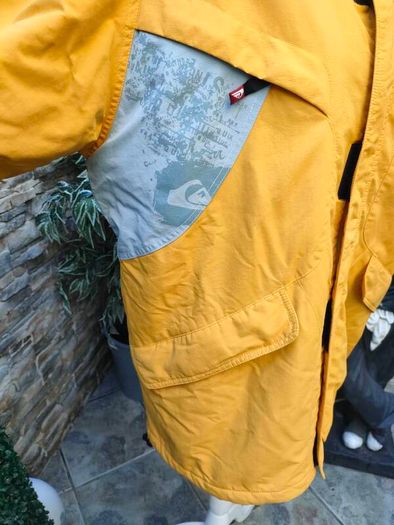 Vintage Quicksilver Ski Jacket  Size XL Fleece lined including the hood