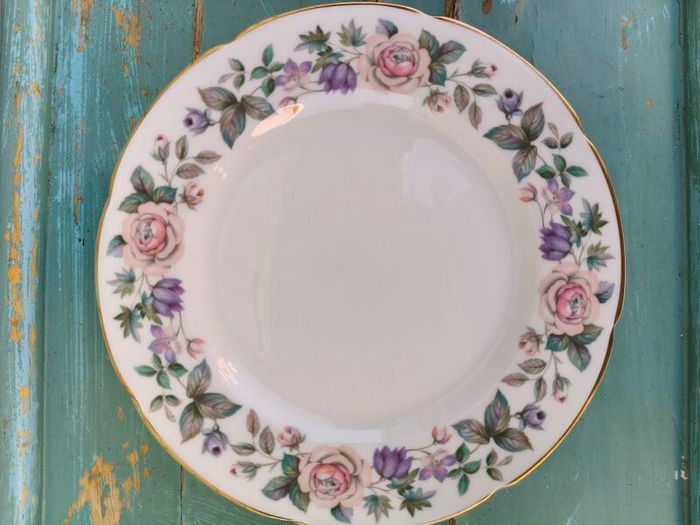 8 x Vintage Royal Grafton plates