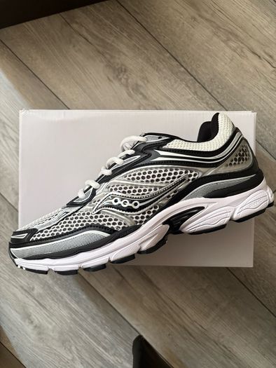 Saucony ProGrid Omni 9
