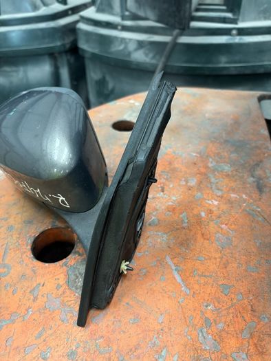 ford focus drivers side mirror came off a 2013