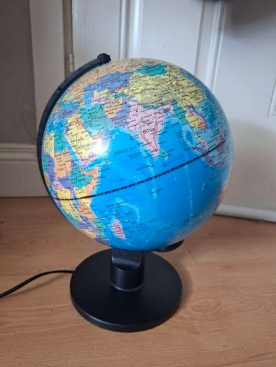 Globe lamp
