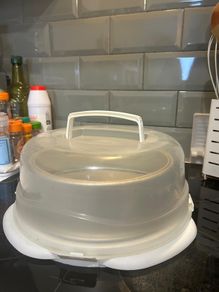 Cake platter and cake mold