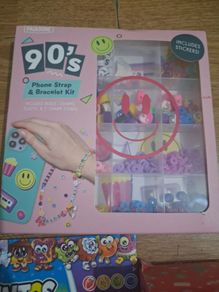 bundles of novelty gifts