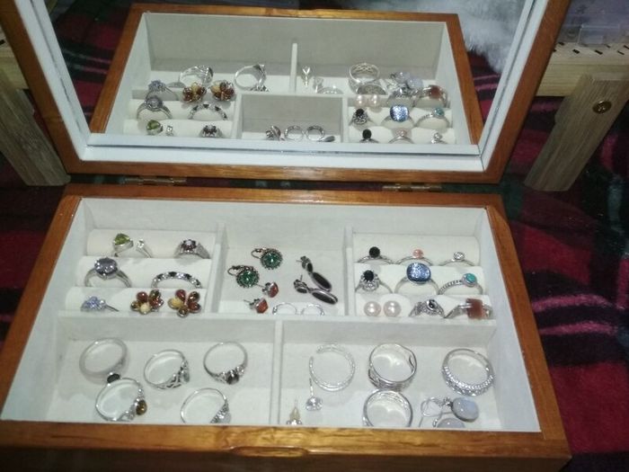 Wooden Jewelry box with mirror