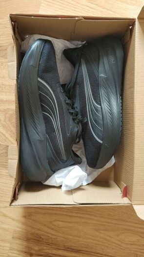 Puma womens runners New!
