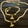 Pearl necklace and bracelet Image 2
